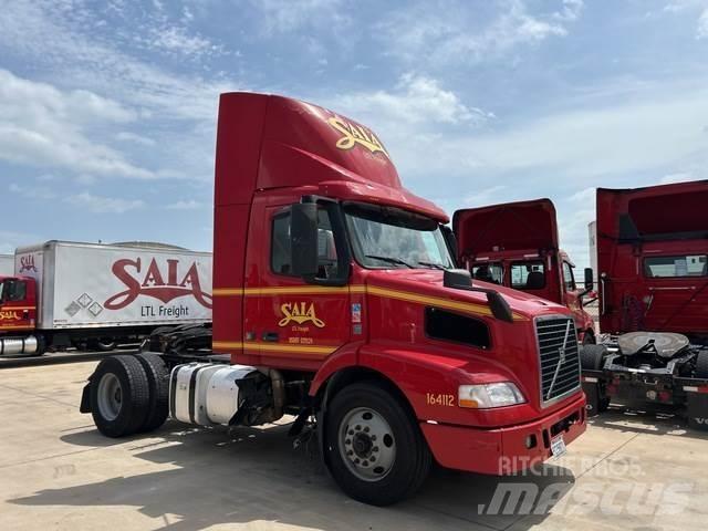 Volvo VNM Тягачі