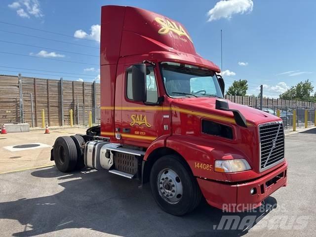 Volvo VNM Тягачі
