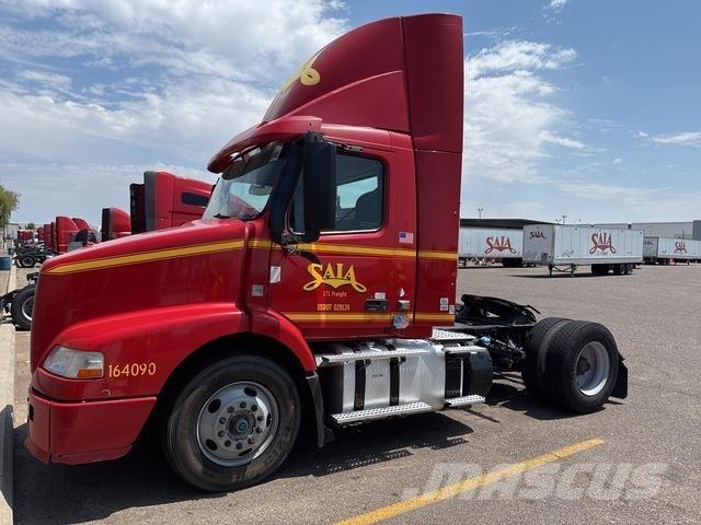 Volvo VNM Тягачі