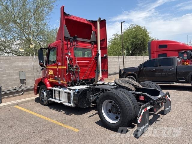 Volvo VNM Тягачі
