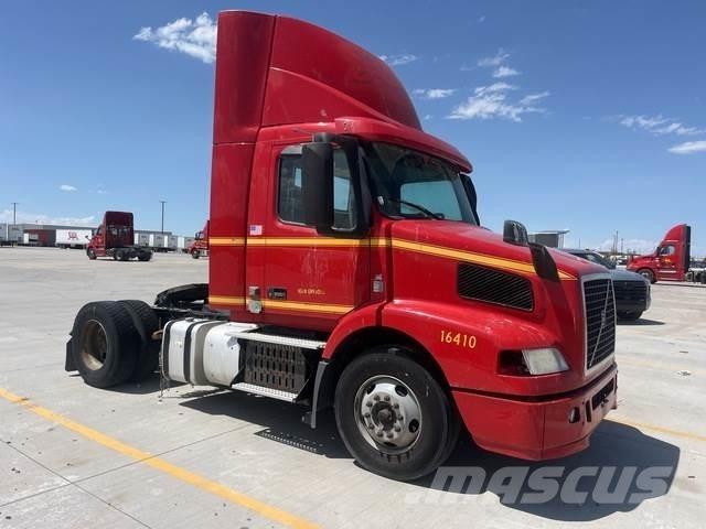Volvo VNM Тягачі