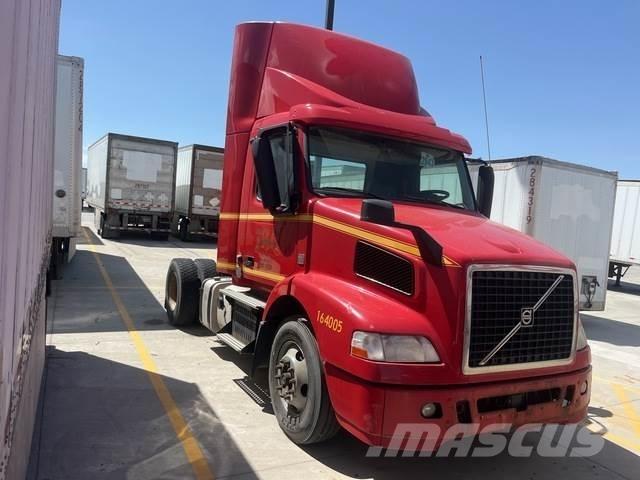 Volvo VNM Тягачі
