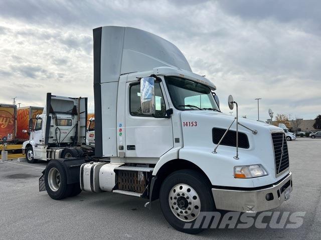 Volvo VNM Тягачі