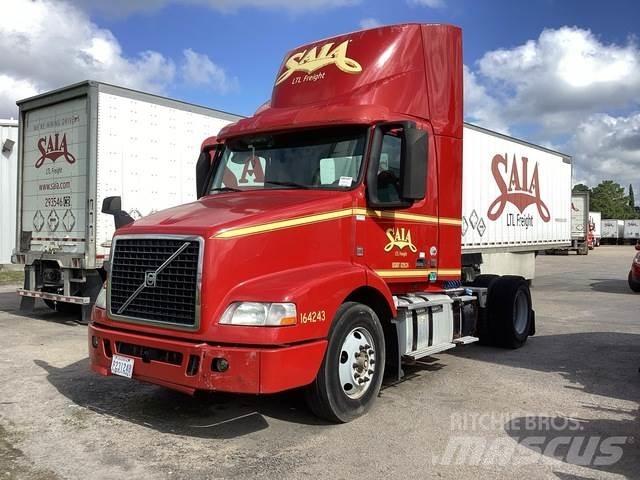 Volvo VNM42T Тягачі