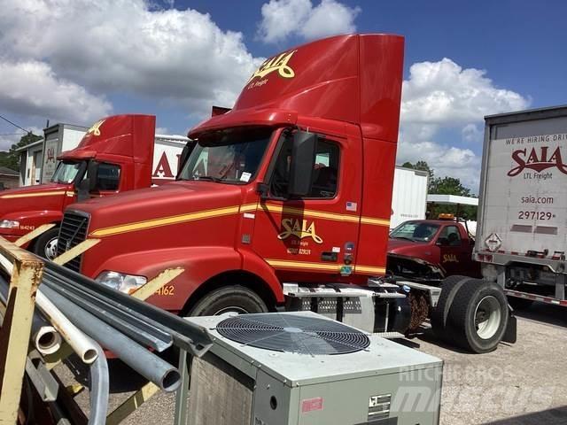 Volvo VNM42T Тягачі