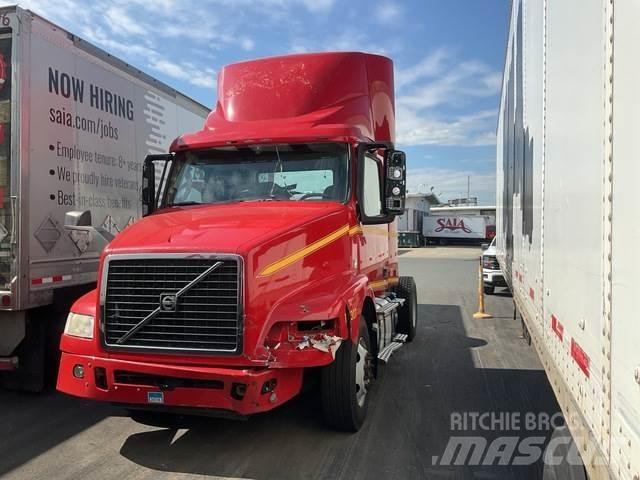 Volvo VNM42T Тягачі