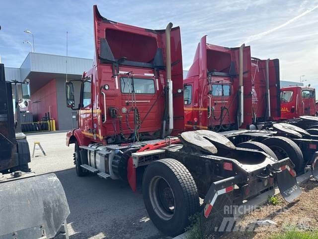 Volvo VNM42T Тягачі