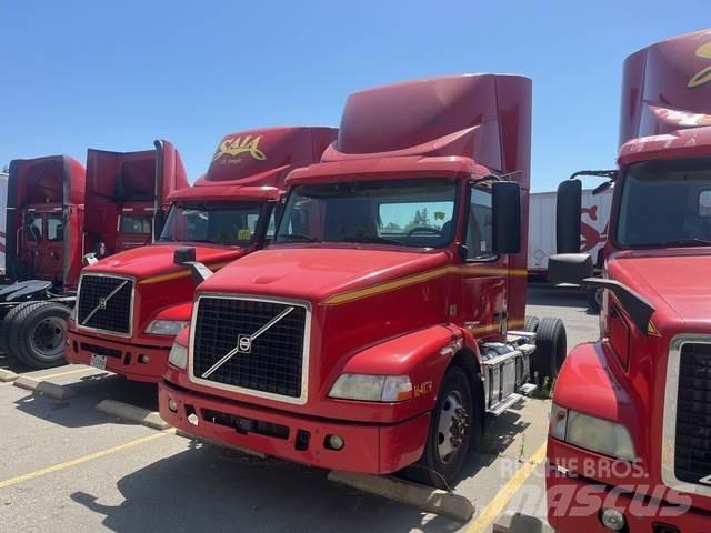 Volvo VNM42T Тягачі