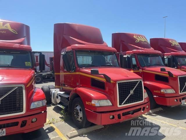 Volvo VNM42T Тягачі