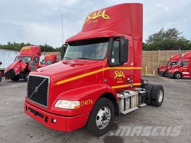 Volvo VNM42T Тягачі