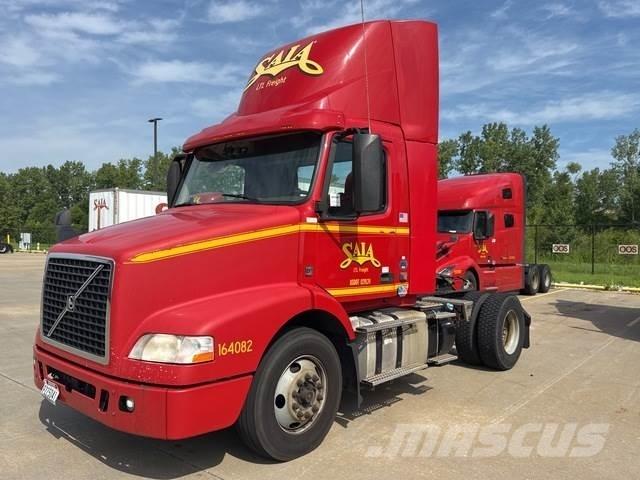 Volvo VNM42T Тягачі
