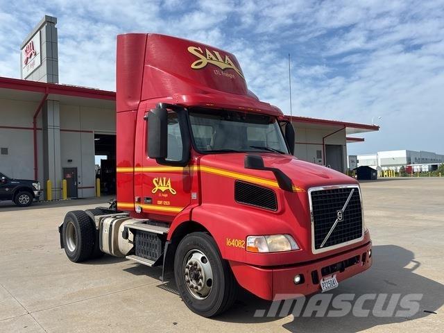 Volvo VNM42T Тягачі
