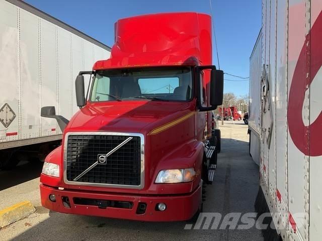 Volvo VNM42T Тягачі
