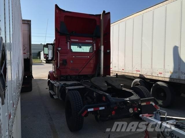 Volvo VNM42T Тягачі