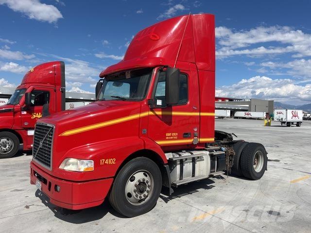 Volvo VNM42T Тягачі