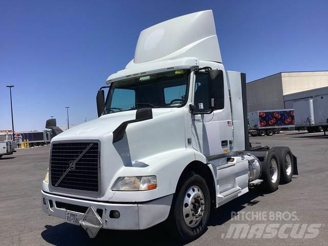 Volvo VNM64T Тягачі