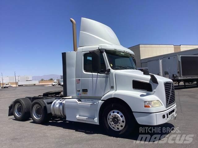 Volvo VNM64T Тягачі