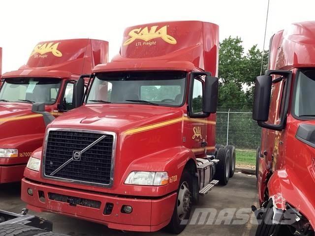 Volvo VNM64T Тягачі