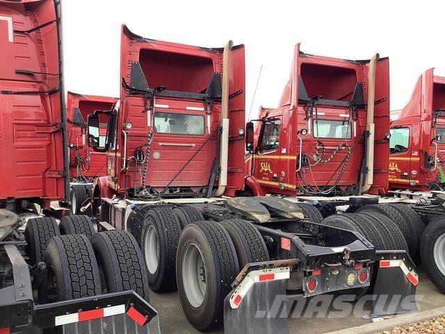 Volvo VNM64T Тягачі