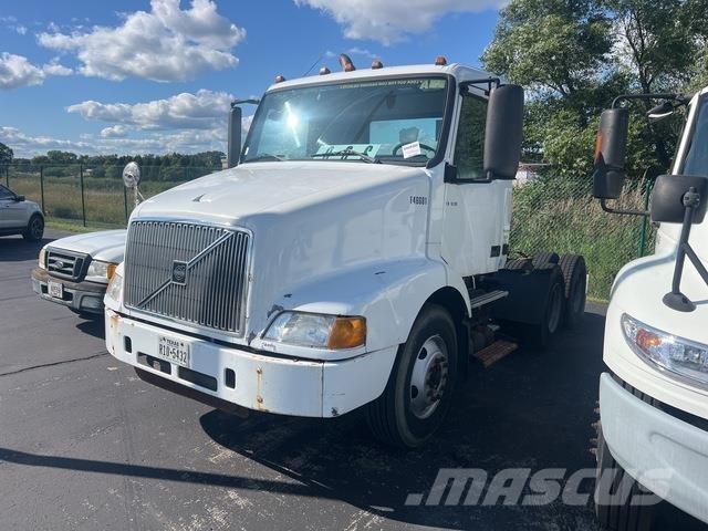 Volvo VNM64T Тягачі