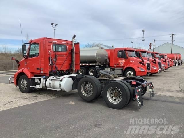 Volvo VNR Тягачі