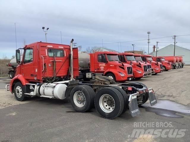 Volvo VNR Тягачі