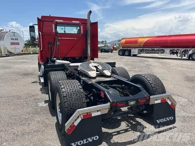 Volvo VNR Тягачі