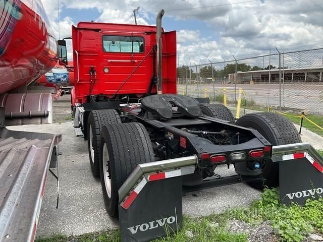 Volvo VNR Тягачі