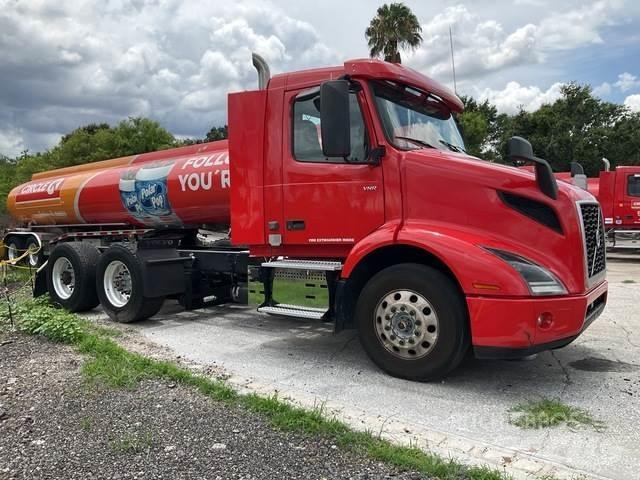 Volvo VNR Тягачі