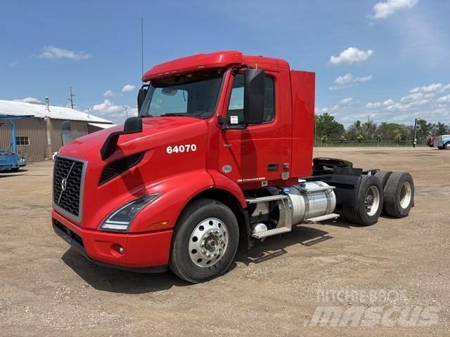 Volvo VNR Тягачі