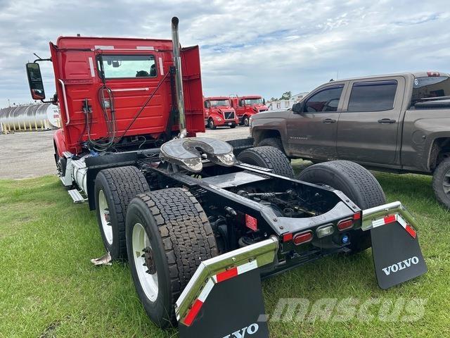 Volvo VNR Тягачі