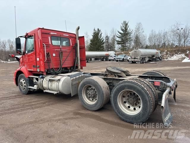 Volvo VNR Тягачі