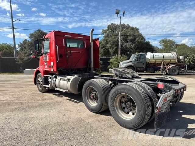 Volvo VNR Тягачі