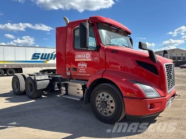 Volvo VNR Тягачі