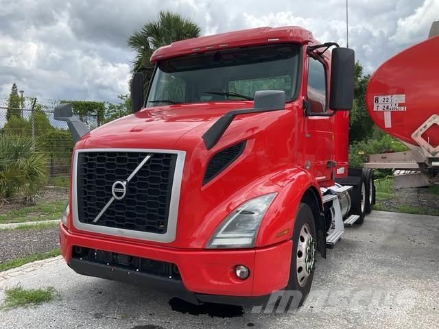 Volvo VNR Тягачі