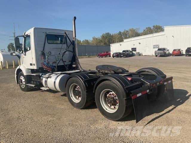 Volvo VNR Тягачі