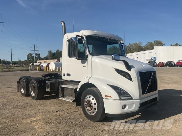 Volvo VNR Тягачі