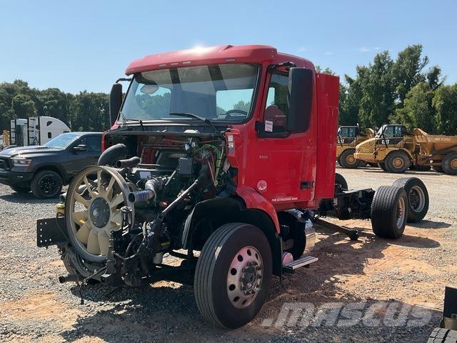 Volvo VNR Тягачі