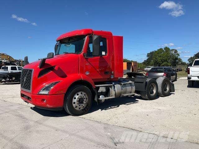 Volvo VNR Тягачі