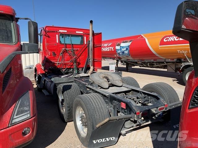 Volvo VNR Тягачі