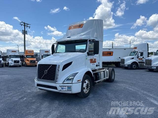 Volvo VNR300 Тягачі