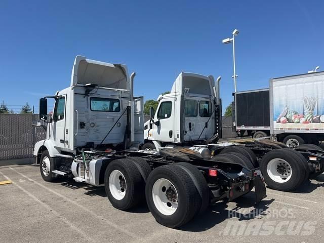 Volvo VNR64T Тягачі