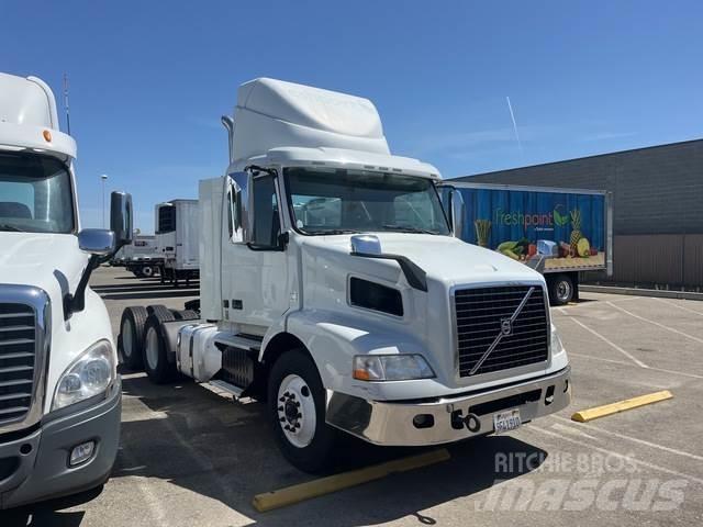 Volvo VNR64T Тягачі