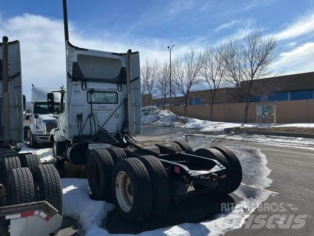 Volvo VNR64T Тягачі