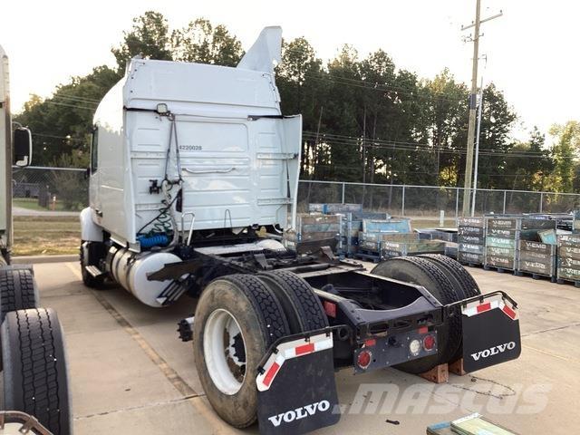 Volvo VNR64T Тягачі