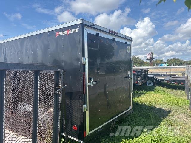 Wells Cargo  Причепи-фургони