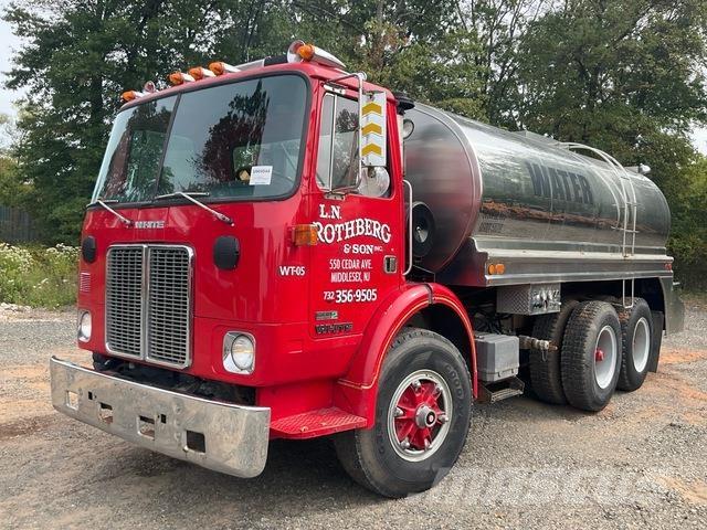 White  Поливальні машини