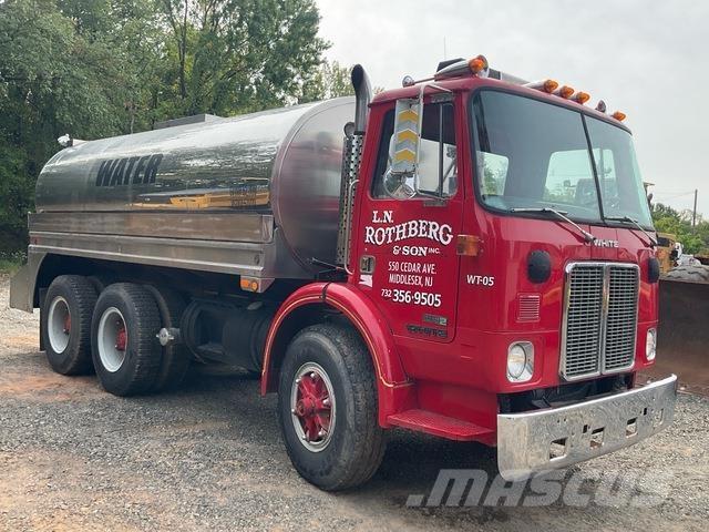 White  Поливальні машини