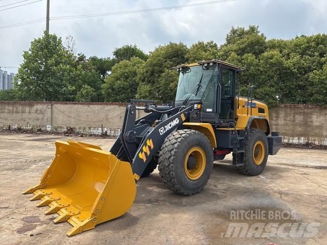 XCMG 938U Фронтальні навантажувачі