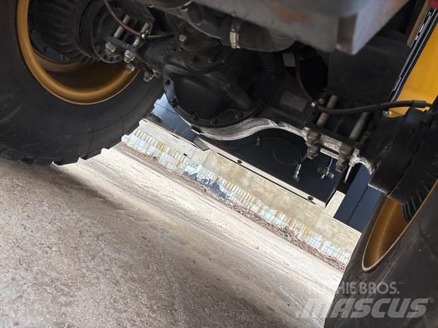 XCMG 938U Фронтальні навантажувачі